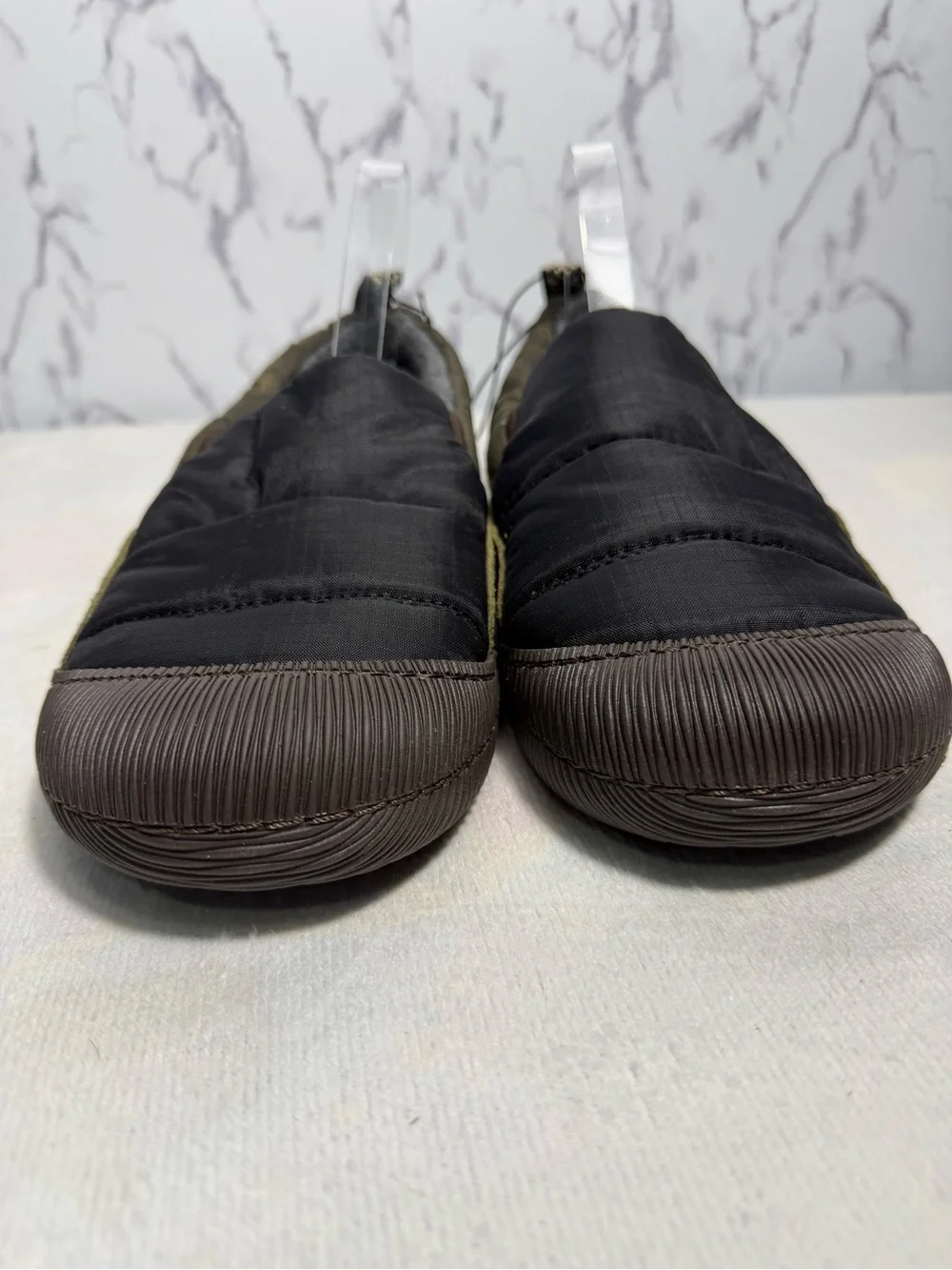 Staheekum Men’s Puff Slip-On Shoes Size 11 Black Quilted Camping Slippers NWT